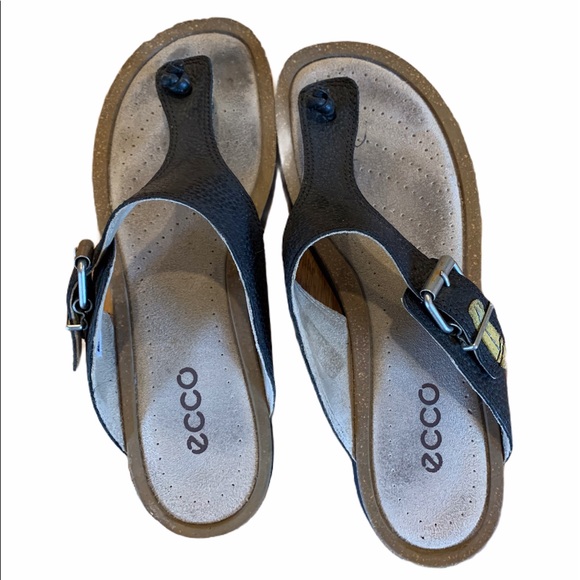 ecco thong sandals